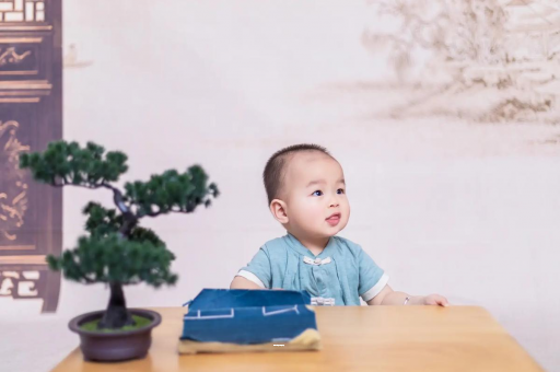 绍兴宝宝摔到头第五天吐了